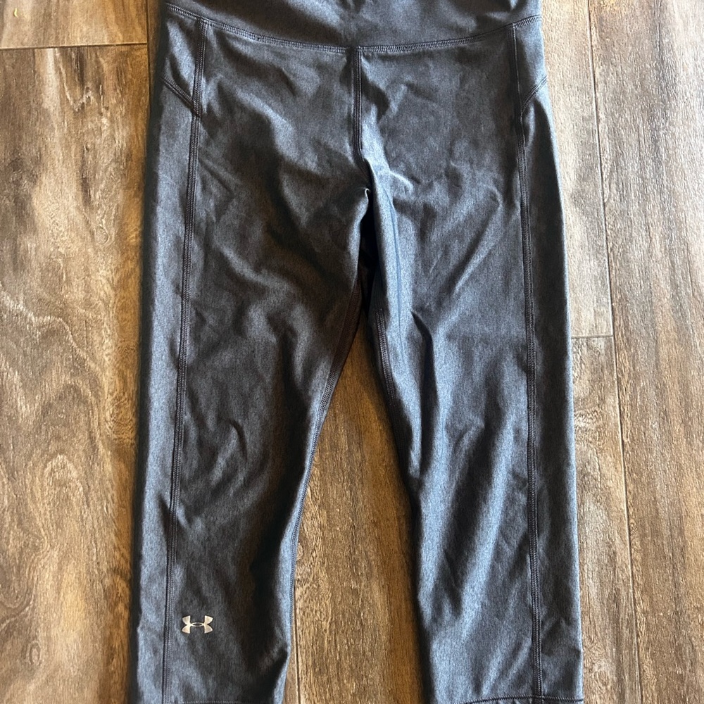 Under Armour Women’s Gray Capri Leggings